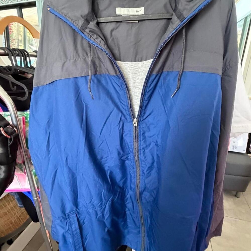 Nike Men's Blue and Navy Jacket